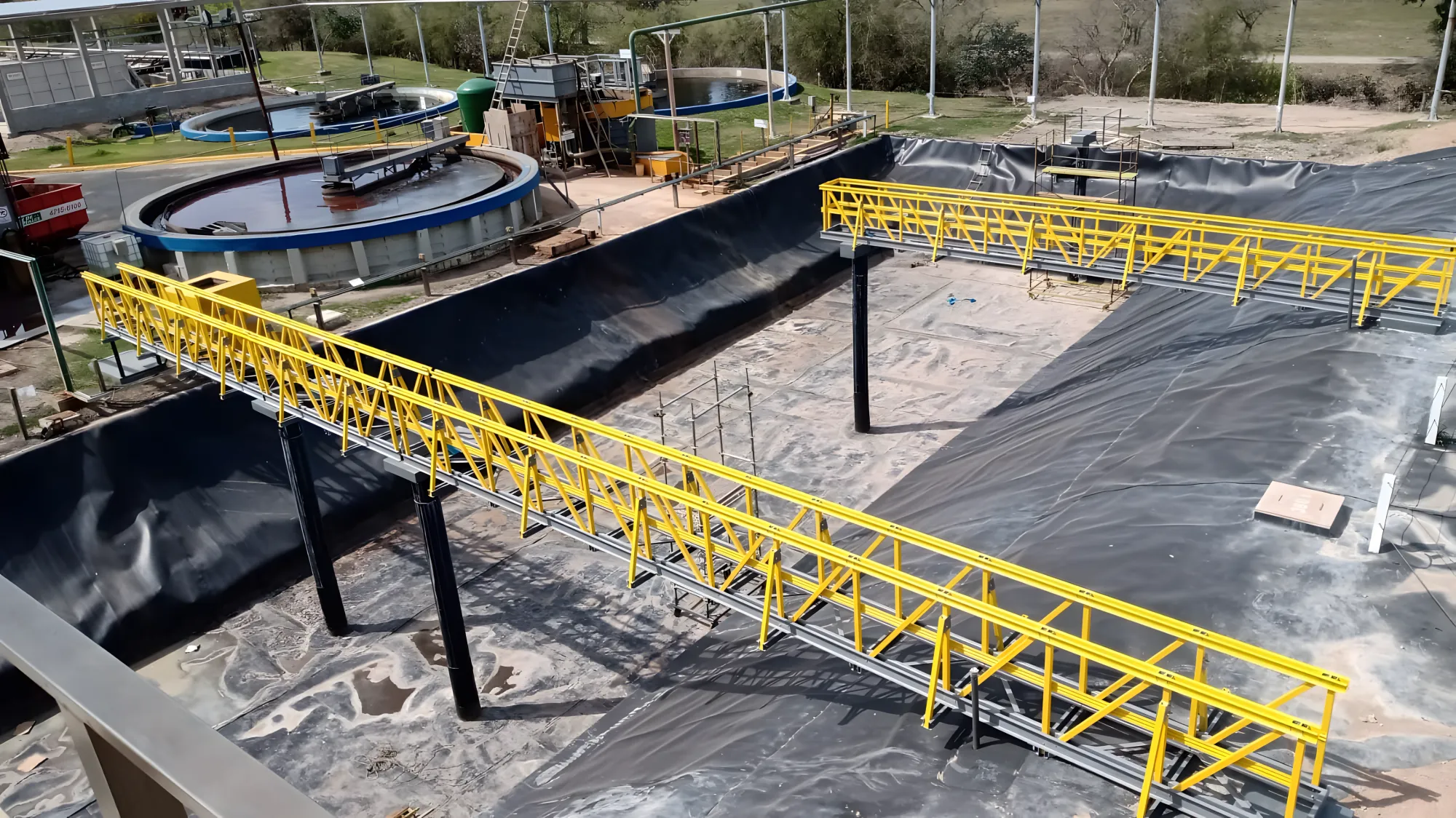 Plataforma puente en curtiembre