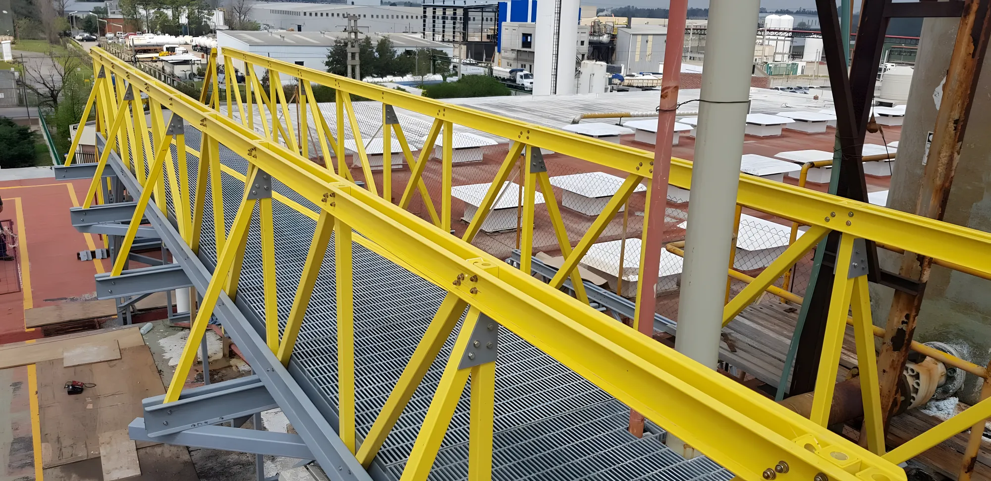 Puente soporte de cañerías