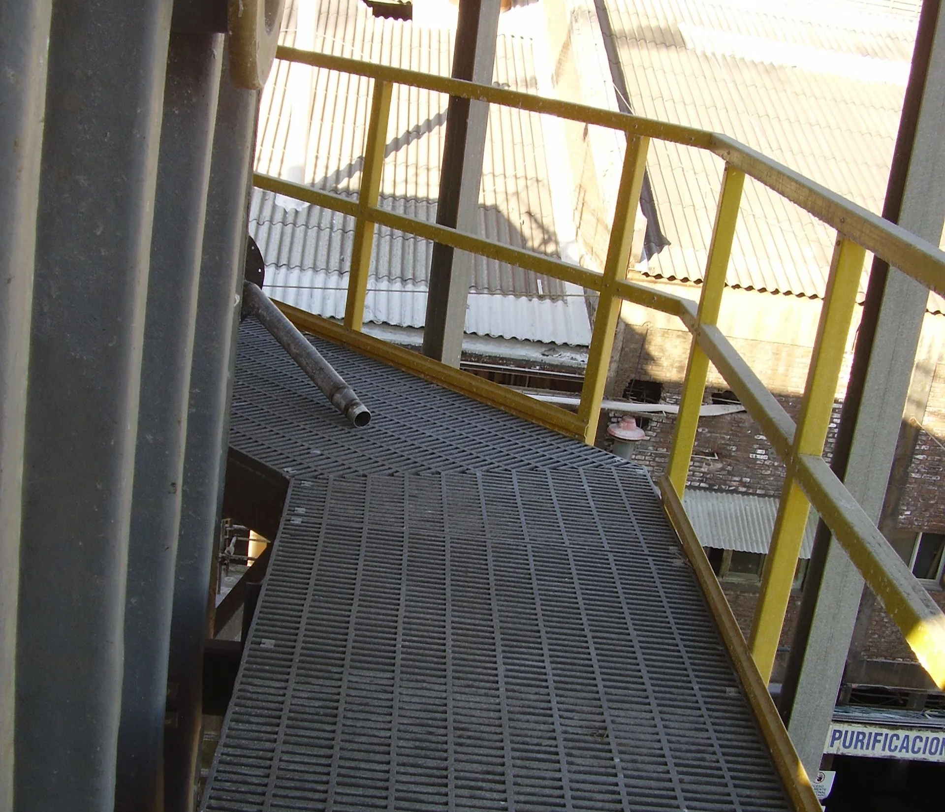Sulfuric acid tower and platforms
