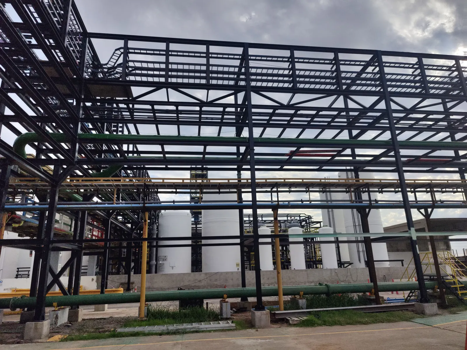 Cable tray racks and runs in plant and indoor installations.