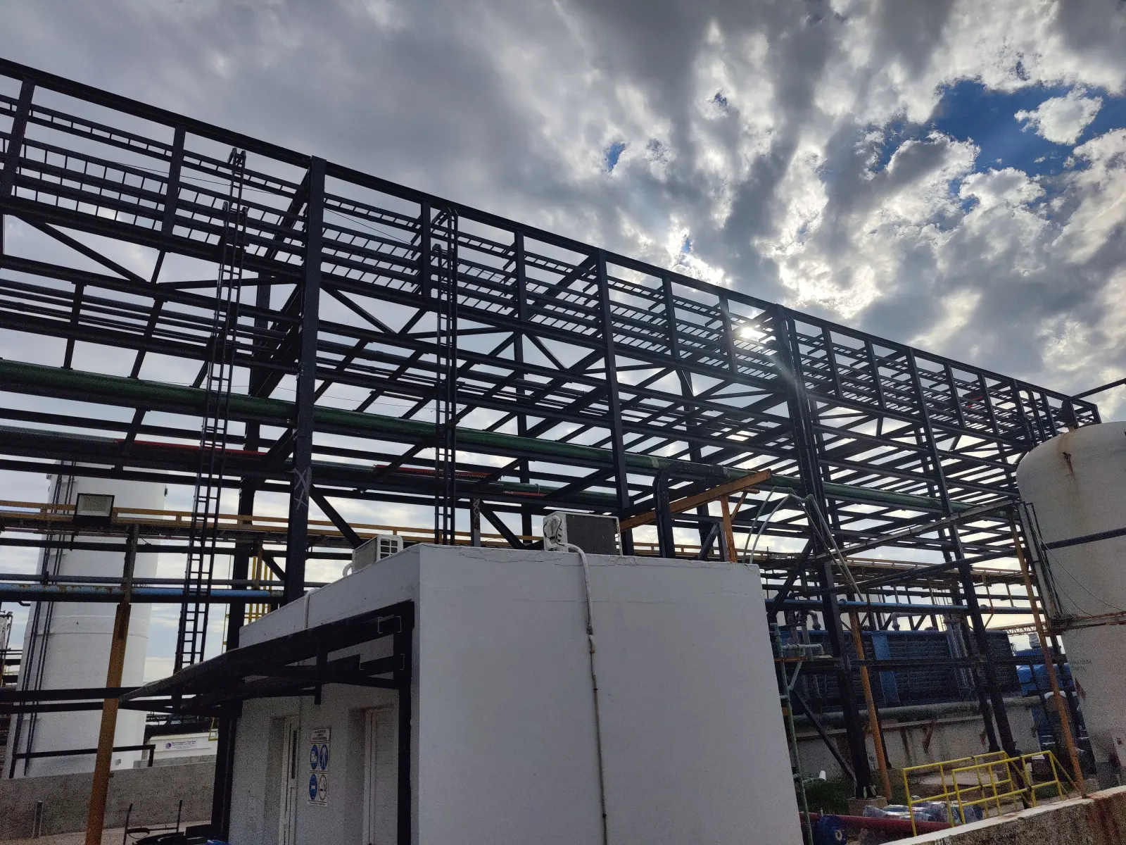Cable tray racks and runs in plant and indoor installations.